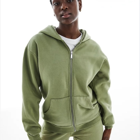 EUC Aritzia The Super Fleece Zip-Up Hoodie - Taupe - Small - Picture 8 of 8